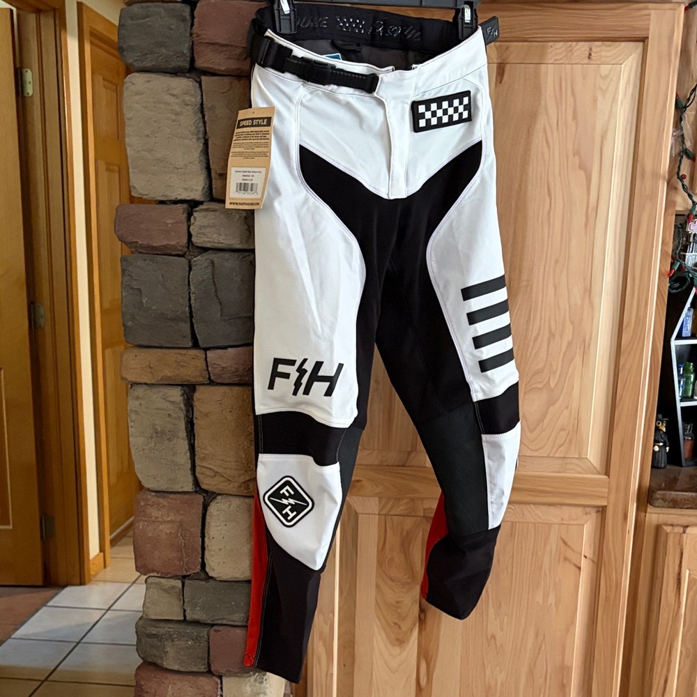 Fasthouse nwt riding pants 2